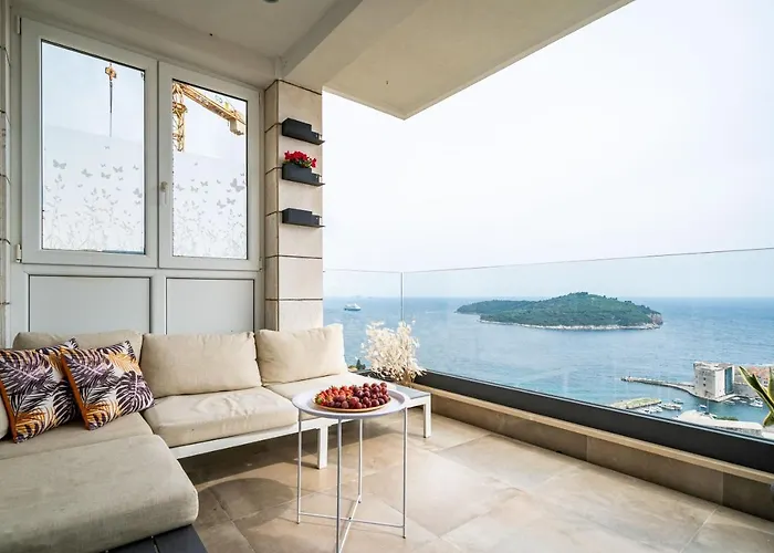 Luxury Libertas *