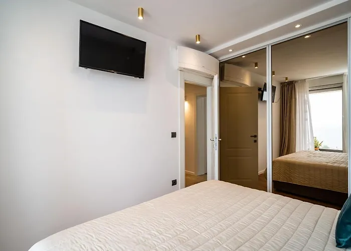Luxury Libertas *