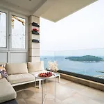 Luxury Libertas *