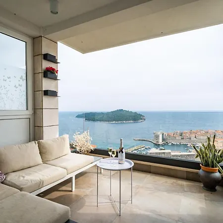 Luxury Libertas *