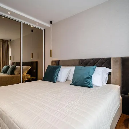 Luxury Libertas