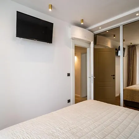 Luxury Libertas *
