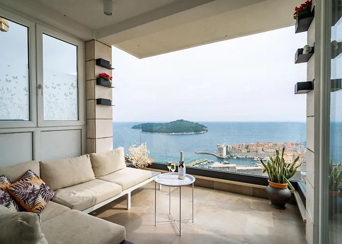 Luxury Libertas *