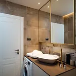 Luxury Libertas *