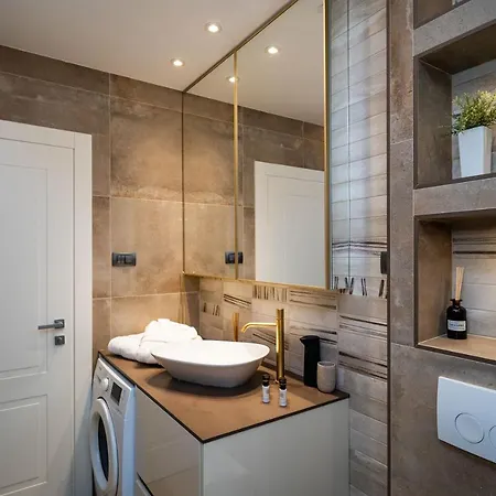 Luxury Libertas